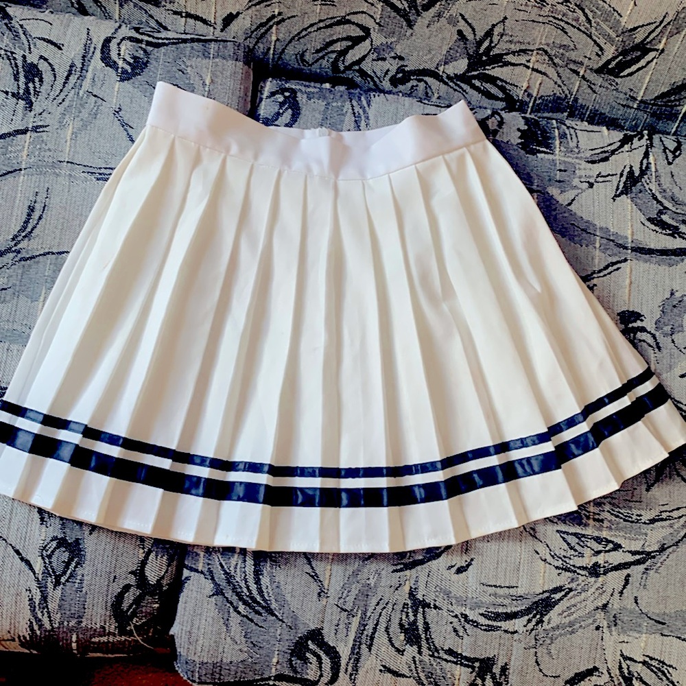 #7 Pleated White skirt